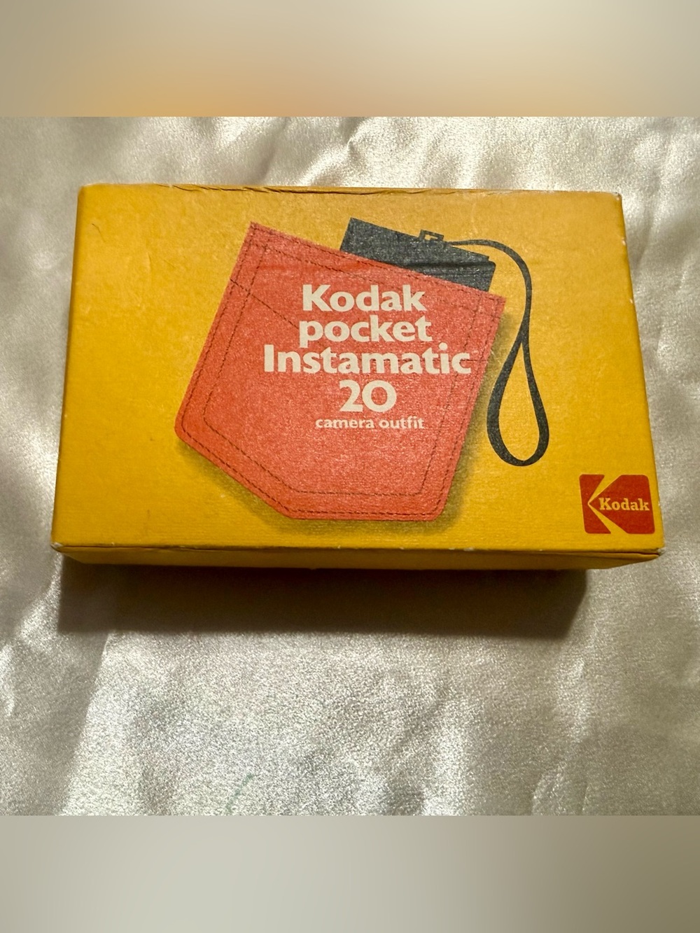 Vintage 1970(s) Kodak Pocket Instamatic 20 Camera Outfit In Original Box w/ ....